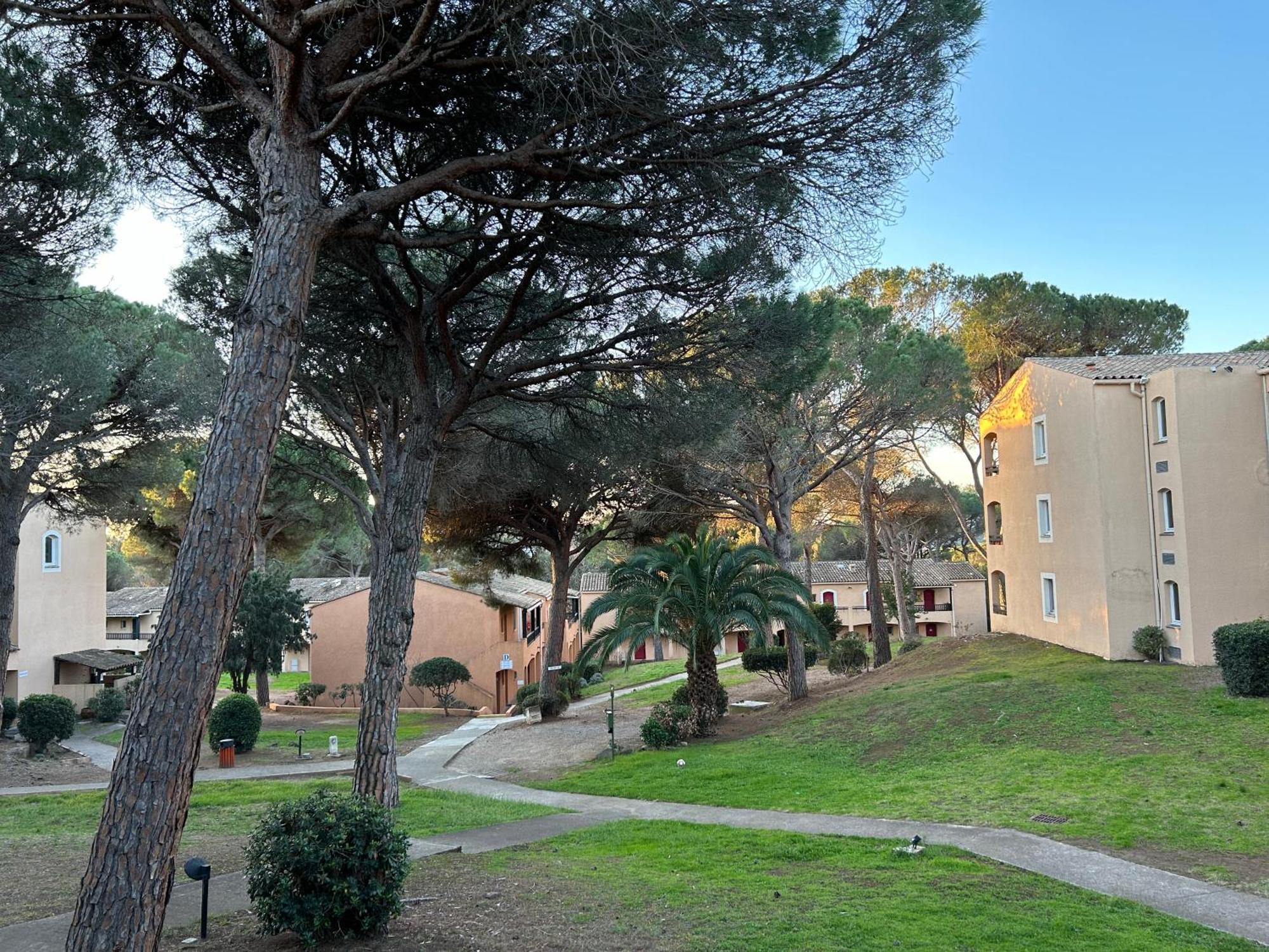 Domaine Valescure Appartement 1 Ou 2 Pieces Vue Jardin Ou Piscine Saint-Raphaël Exterior foto
